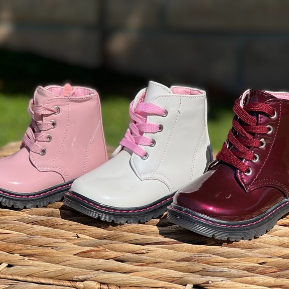 Girls Beautiful Ankle Boots For Winter With Lace up and Zipper Closure - Picture 6 of 6